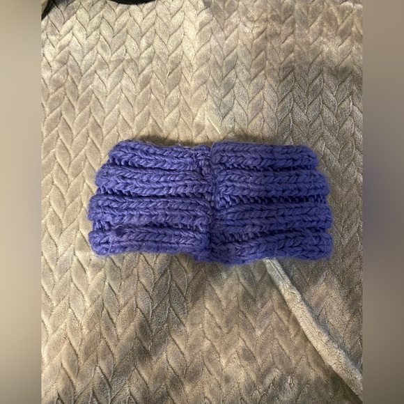 Roots Ear Warmers - Picture 2 of 3